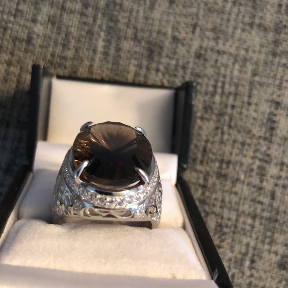 15CT Quartz Ring Size 8 - Picture 1 of 6